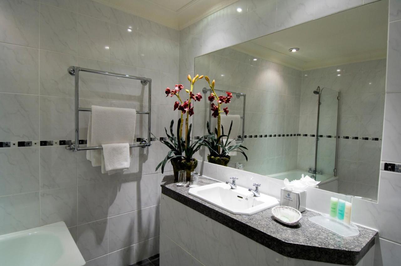 Miskin Manor Hotel Hensol Ngoại thất bức ảnh