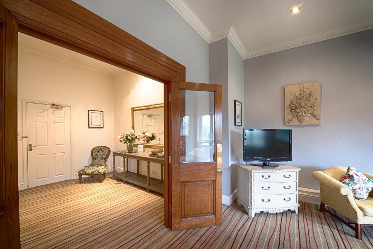 Miskin Manor Hotel Hensol Ngoại thất bức ảnh