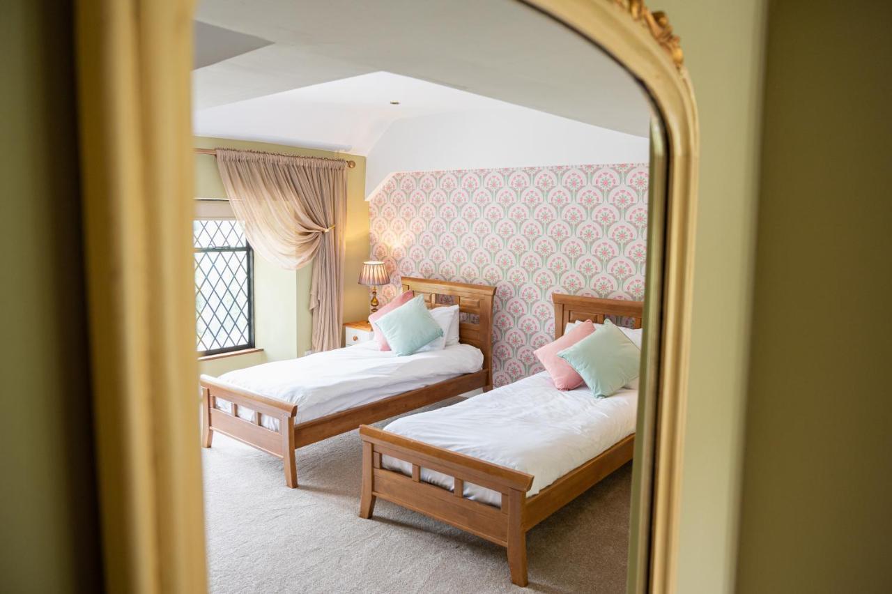 Miskin Manor Hotel Hensol Ngoại thất bức ảnh