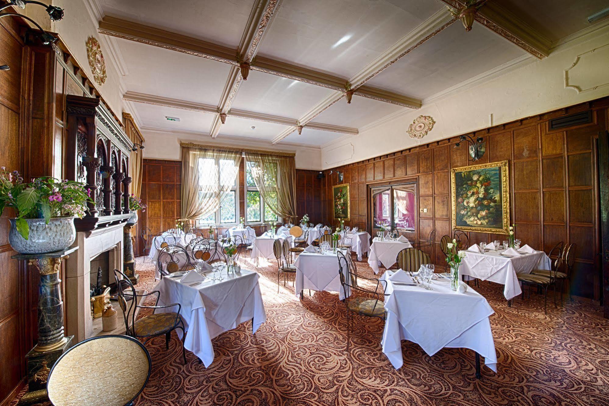 Miskin Manor Hotel Hensol Ngoại thất bức ảnh