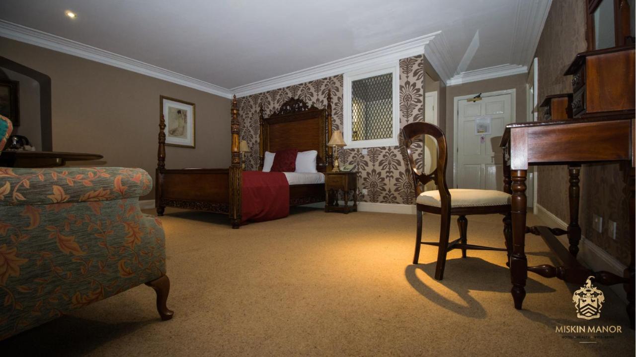 Miskin Manor Hotel Hensol Ngoại thất bức ảnh